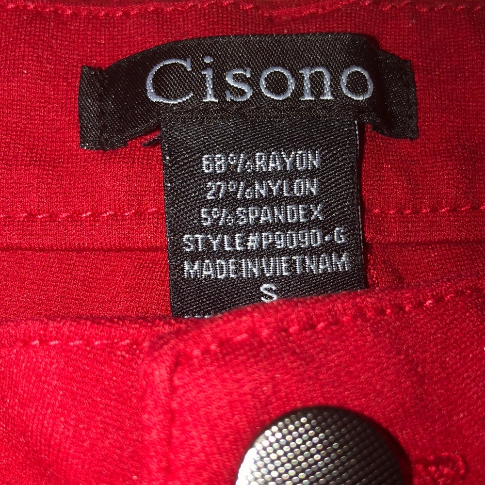 Red capris - Picture 3 of 4